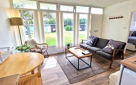 197 Broadside Holiday Chalet Near Broads & Beaches